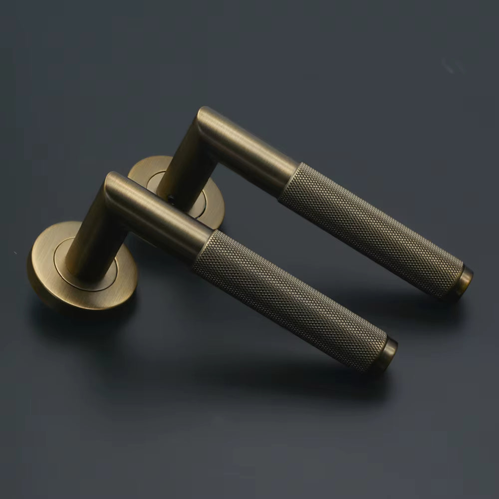 The Montrose – Knurled Handle