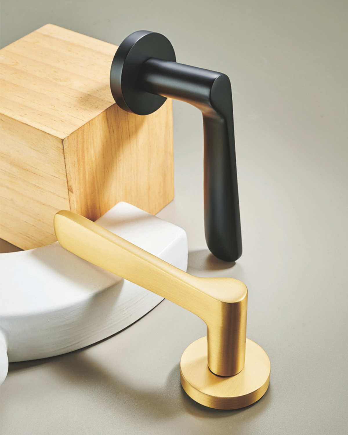 The Savoy — Smooth Handle