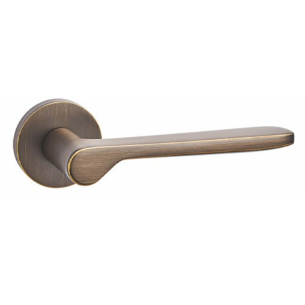 The Savoy — Smooth Handle