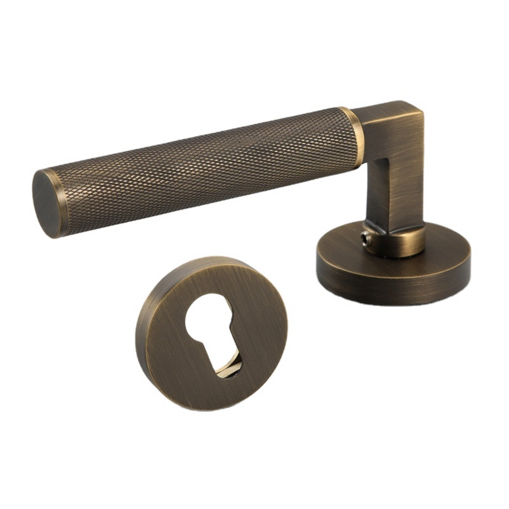 The Langford – Knurled Handle