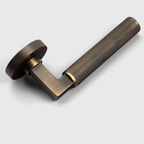 The Langford – Knurled Handle