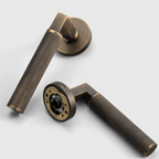 The Langford – Knurled Handle