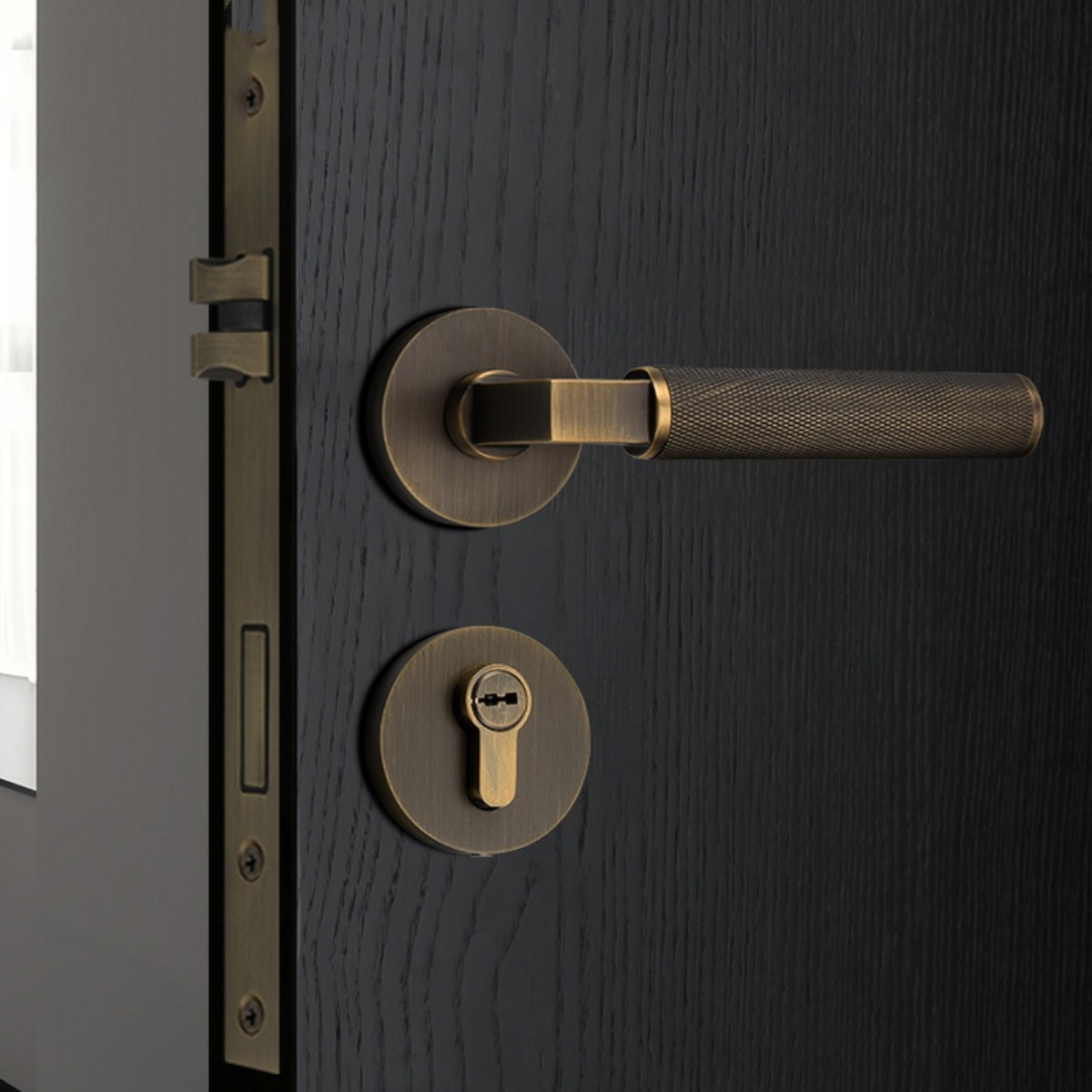 The Langford – Knurled Handle