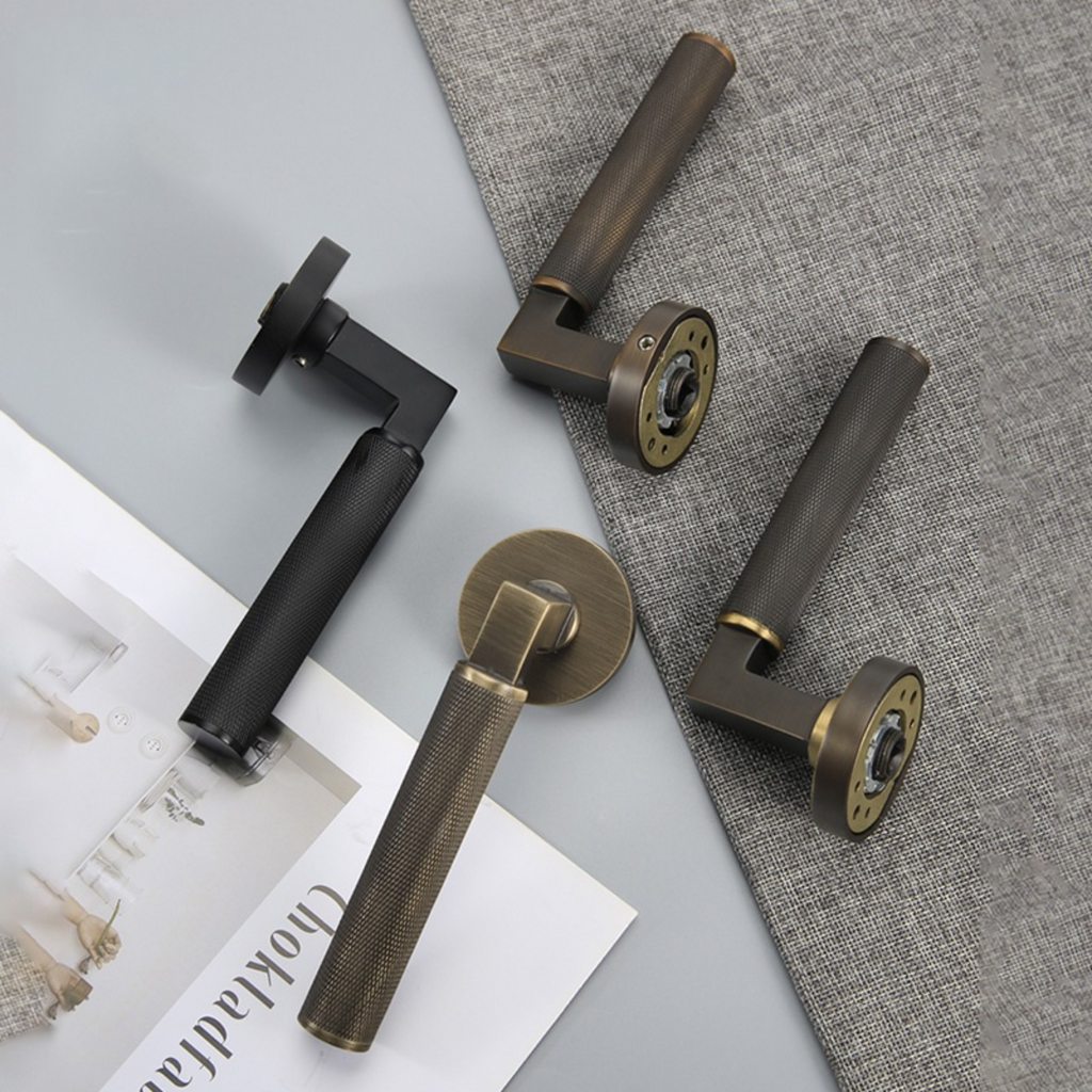 The Langford – Knurled Handle